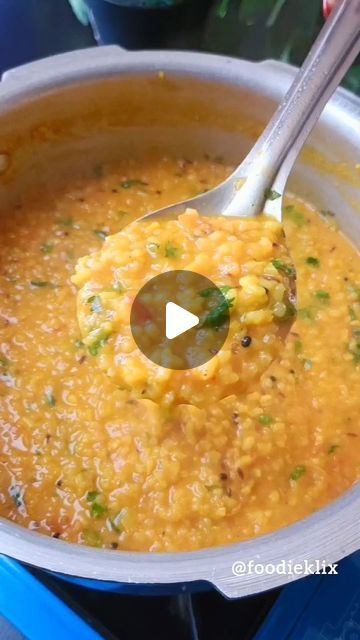 FoodieKlix 🧿 on Instagram: "MASALA KHICHDI  Save and try this later🥰 ✳️❇️➖Follow➖❇️✳️  @foodieklix ☑️Use #foodieklix to get featured  Ingredients:-  ½ Cup Rice ¼ Cup Toor Dal 1/8 Cup Masoor dal 1/8 Cup Moong dal Oil Jeera Mustard Seeds 2 Tsp Chopped Garlic 1 Tsp Chopped Ginger 2 Chopped Onions 2 Chopped Tomatoes Green Chillies Coriander powder Salt Red Chilli powder Haldi Garam masala Hara Dhaniya Ghee Papad Achaar" Dal Khichdi Recipes, Daal Recipe Indian, Masala Khichdi Recipe, Masala Khichdi, Moong Dal Khichdi, Moong Dal Recipe, Dal Khichdi, Indian Dal, Dal Rice