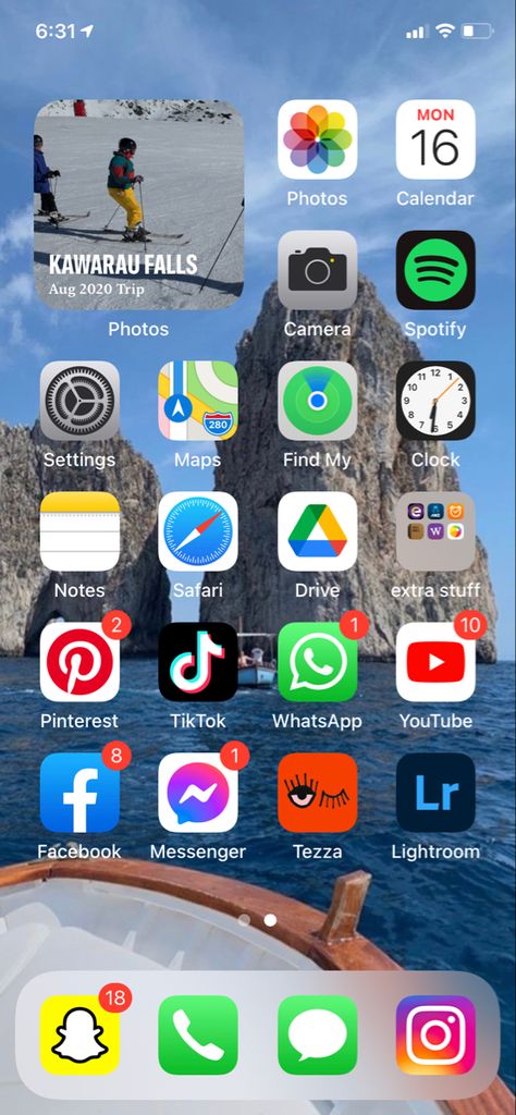 Messenger Nicknames Ideas, Iphone 11 Homescreen, Home Screens Ideas, Snapchat Nicknames, Ios 15 Homescreen, Iphone Organisation, Iphone Games Apps, Phone Apps Iphone, Phone Layout Ideas