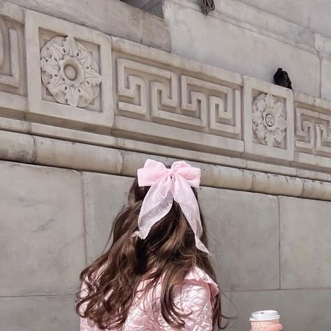 maddie 🎀 the pink nyc girl on Instagram: "little m spotted… 🎀🤍🦢 🎀 🎀 🎀 🎀 coquette fashion 🎀 princess aesthetic 🎀 pink aesthetic 🎀 princesscore 🎀 outfit inspo 🎀 outfit inspiration 🎀 coquette outfit ideas 🎀 fashion 🎀 pink lifestyle 🎀 dollcore 🎀 balletcore #pfg #pinkoutfit #pinkaesthetic #princesscore #barbiecore #balletcore #newyorkoutfit #newyorkfashion #coquette #coquetteoutfit #fluentinpink #falloutfit #falloutfitinspo" Princess Aesthetic Pink, Coquette Outfit Ideas, Pink Princess Aesthetic, Gossip Girl Aesthetic, Coquette Outfit, Coquette Fashion, Desain Buklet, Soft Pink Theme, Pink Lifestyle