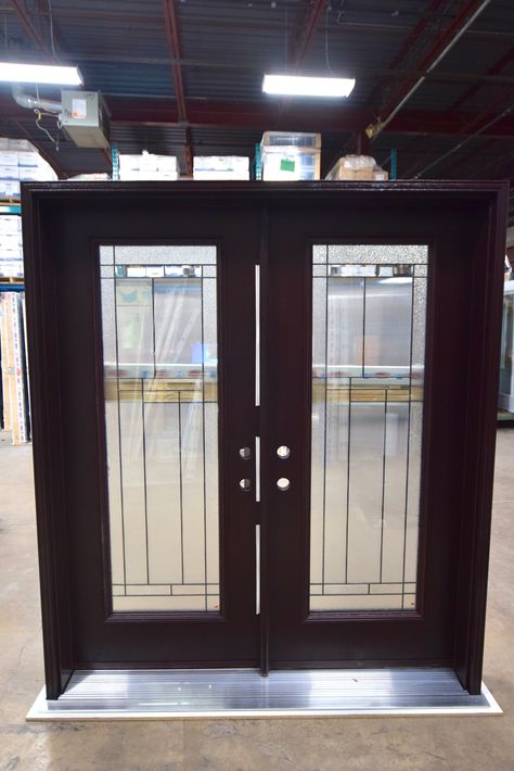 Combining a dark door with a 22x64 pane of glass really showcases the design. This customer wanted something clean but still interesting, and chose our #OakHill glass. What do you think of this style? Glass Entry Door, Dark Doors, Entry Doors With Glass, Oak Hill, Decorative Glass, Entry Door, Entry Doors, Glass Decor, Glass Design