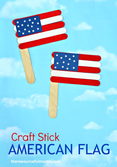 Get ready for the summer holidays with this patriotic American flag craft. It's a great red, white, and blue kid craft for Memorial Day or the 4th of July. American Flag Craft, 4th Of July Crafts, American Flag Crafts, Fourth Of July Crafts For Kids, Flag Crafts, 4th July Crafts, Craft Sticks, Summer Crafts For Kids, Patriotic Crafts