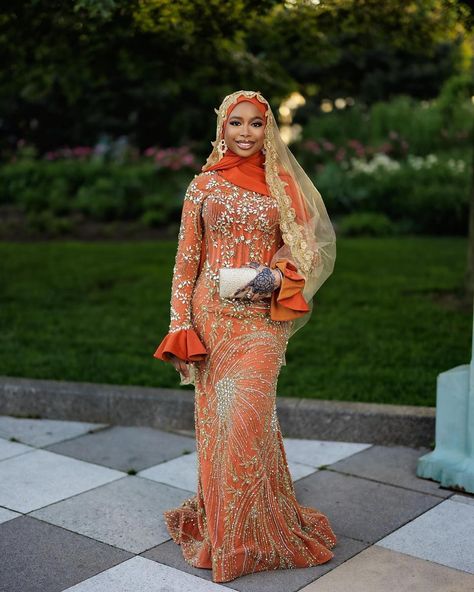 Mashallah @aiissatouuu 🌟 • • • 💄: @facedbymasa 🤚🏽: @hennabyheinda 📸: @casowrld 👗: @vspangles #bride #bridal #bridalbeauty #bridalmakeup #bridalswithreyh #hijab #hijabi #muslimah #muslimwedding #nikkah #nigerianwedding #nigerianwedding #lagoswedding Hijab Styles For Brides, Nikkah Dress African, Nikkah Outfit Hijab, African Eid Dresses, Hijabi Prom, Hijabi Soiree, Hijabi Wedding Dress, Classy Wedding Guest Dresses, Hijabi Muslimah