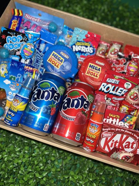 Candy to make your taste buds crazy 😝🍬🍭🍫 Red Snacks, Blue Snacks, Candy Gift Baskets, Lolly Bags, Snack Organizer, Sleepover Food, Junk Food Snacks, Sleepover Things To Do, Food Basket