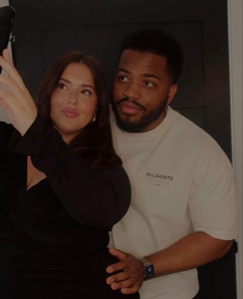 Couple, love, selfie, plus size beauty, boyfriend Selfie Ideas Plus Size, Selfie Plus Size, Plus Size Couples Goals, Couple Selfie Ideas, Plus Size Couples, Pluse Size, Couple Selfie, Healthier Habits, Interacial Couples