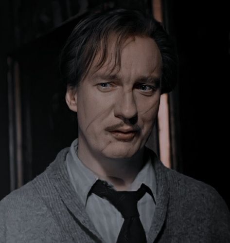 Remus Lupin David Thewlis, Harry Potter Lupin, Lupin Remus, Remus Lupin Icons, Remus Lupin Young, Professor Lupin, Remus Lupin Moony, Remus Lupin Aesthetic, Lupin Harry Potter