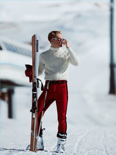 Harry Goodwins tackles a winter outing with Spanish GQ. The British model takes to the slopes in a chic wardrobe by stylist Joana de la Fuente. She styles Ski Fashion Men, Ski Outfit Men, Apres Ski Men, Mode Au Ski, Fashion Trend Book, Apres Ski Outfits, Apres Ski Style, Apres Ski Party, Mens Fashion Editorial