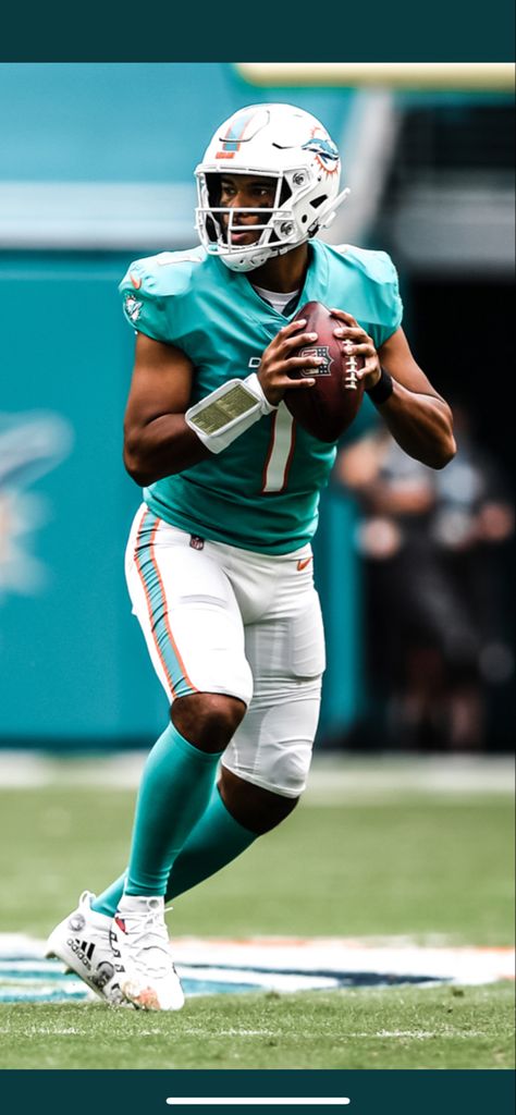 Tua Tagovailoa Miami Dolphins Wallpaper, Tua Tagovailoa Wallpaper, Miami Dolphins Wallpaper, Jaylen Waddle, Football Board, Robert Griffin Iii, Tua Tagovailoa, 3 Musketeers, Nfl Football Art