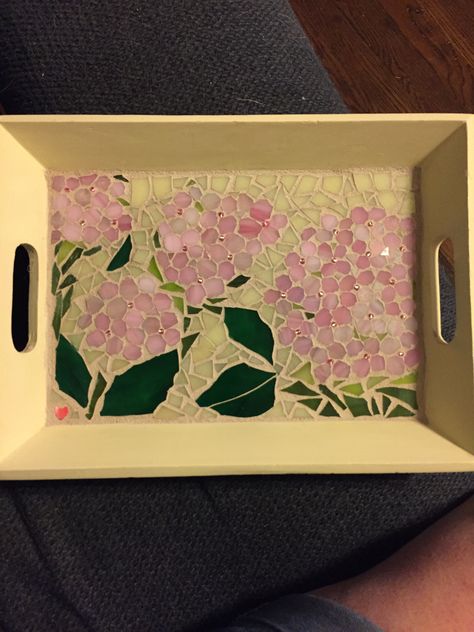 Glass mosaic tray with pink hydrangeas Mosaic Tray Diy, Hydrangea Mosaic, Mosaic Trays Ideas, Flower Mosaics, Mosaic Trays, Hippie Crafts, Mosaic Candle Holders, Mosaic Painting, Pink Hydrangeas