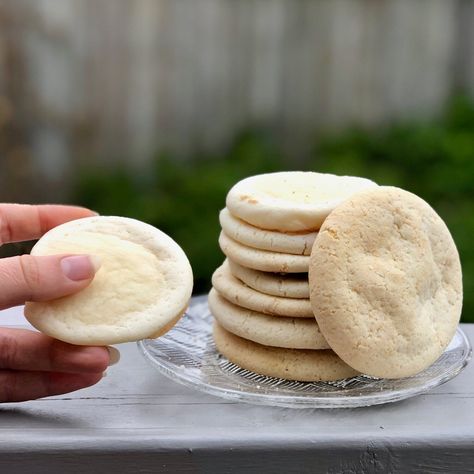 Guava Cookies, Ball Desserts, Cinnamon Glaze Recipe, Honey Cookies Recipe, Holiday Christmas Cookies, Condensed Milk Recipes Desserts, German Christmas Food, Vegan Chocolate Cookies, Ic Recipes