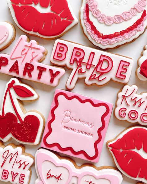 WHO’S IN THEIR KISS THE MISS GOODBYE ERA? 💗👀 2025 is glittering on the horizon, which means for many of you this is your last year as a miss!! 💍 Forever obsessed with this delicious set up by @cookieskitchenco 👏🏼 we’ll never get over it ❤️ Tells us in the poll below if you’re getting married next year!💍👇🏼 #gettingmarried #tyingtheknot #misstomrs #henparty #henpartyinspiration Kissing 30s Goodbye Party, Kiss The Miss Goodbye Bridal Shower Ideas, Kiss The Miss Goodbye Bridal Shower Party Ideas, Kiss The Miss Goodbye Bachelorette, Goodbye Cake, Kiss The Miss Goodbye, Goodbye Party, Bachelorette Themes, Bridal Shower Party