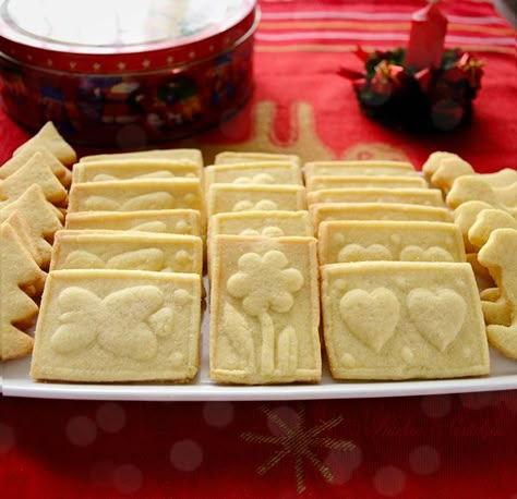 Almond Paste Recipes, Kitchen Nostalgia, Marzipan Recipe, German Cooking, Desserts Cookies, Christmas Recipes Easy, Shortbread Cookie Recipe, German Recipes, Almond Paste