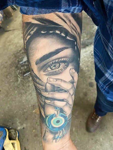 Lebanon Tattoo Ideas, Evil Eye Tattoo Men, Evil Eye Tattoo For Women, Evil Eye Tattoo Ideas, Key Magic, Eye Tattoo Meaning, Cute Foot Tattoos, Magic Rose, Cuff Tattoo