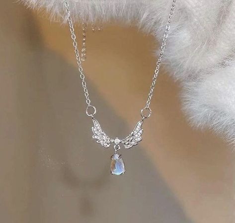 Kalung Aesthetic, Angel Y2k, Fancy Jewelry Necklace, Pretty Jewelry Necklaces, Y2k Necklace, Dragon Jewelry, Jewelry Accessories Ideas, Girly Accessories, Classy Jewelry