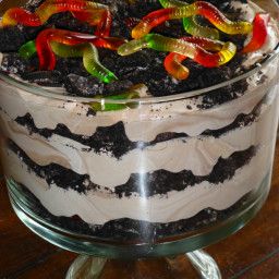 The Best Dirt Cake Birthday Foods, Dirt Cake Recipe, Pudding Trifle, Snickers Dessert, Oreo Dirt Cake, Dirt Dessert, Dirt Cake Recipes, Steam Shovel, Trifle Dessert Recipes