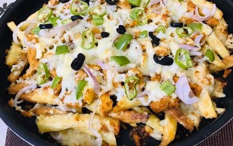 Learn how to make restaurant-style pizza fries at home! Pizza Fries Recipe, Fries At Home, Pizza Fries, Making Homemade Pizza, Impressive Recipes, Fries Recipe, Tikka Masala, Chopped Tomatoes, Pizza Sauce