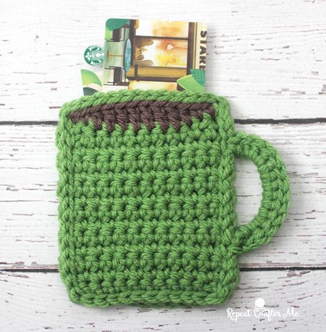 Crochet Coffee Mug Gift Card Holder - Repeat Crafter Me Crochet Coffee Mug, Xmas Crochet, Yarn Scraps, Crochet Coffee, Repeat Crafter Me, Christmas Ideas Gifts, Money Gifts, Creative Money Gifts, Crochet Christmas Gifts