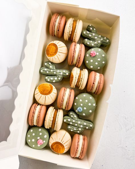 This desert baby shower set was just so sweet 🥹 let me know if you want the cactus template and I’ll add it to my site! #macarons #pastry #trendingaudio #babyshower #wildwest Macaron Cake Ideas, Cactus Macarons, Macaron Business, Lemon Ganache, Baby Shower Macarons, Cactus Template, Macaron Designs, Macaron Decoration, Individual Recipes