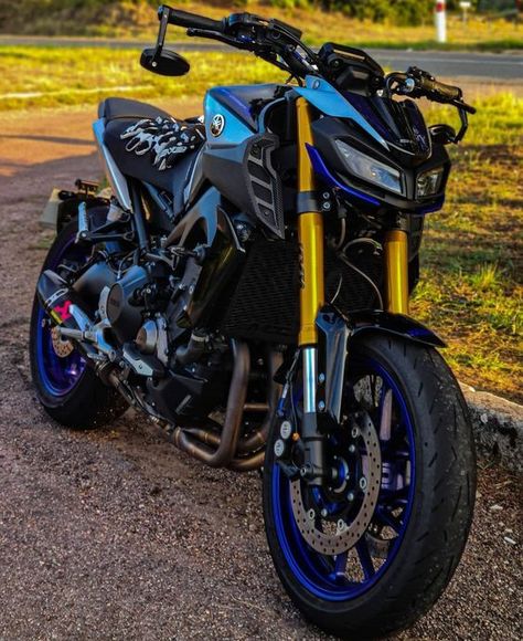 Yamaha MT09 bike❤😍 Yamaha Mt09 Sp, Custom Bikes Cafe Racers, Bike Fashion, Best Motorbike, Stylish Bike, Yamaha Mt 09, Kawasaki Bikes, Honda Africa Twin, Motos Yamaha