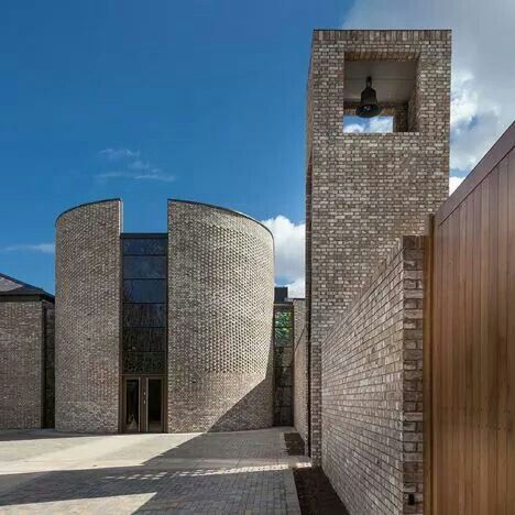 Concrete Interiors, Modern Church, Sacred Architecture, Brick Architecture, Religious Architecture, Exposed Brick Walls, Brick Facade, Church Architecture, Church Design