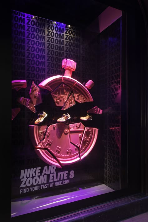 Nike Window Display Visual Merchandising, Nike Display Design, Nike Visual Merchandising, Nike Window Display, Nike Retail, Window Display Retail, Harrods London, Store Window Display, Windows Display