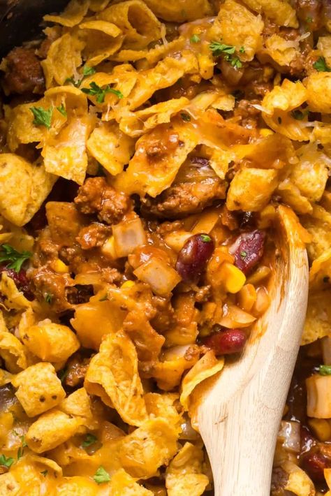 Best Crockpot Frito Pie: Simple & Easy 1 Crockpot Frito Pie, Chili With Ground Beef, Frito Chili Pie, Ground Beef Beans, Fritos Corn Chips, Slow Cooker Chili Recipe, Slow Cooker Casserole, Frito Pie, Best Crockpot