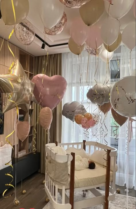 Welcome Baby Girl Decoration Ideas At Home, Welcome Home Baby Decor, Baby Welcome Decoration Home, Welcome Home Baby Girl, Ceiling Balloons, Welcome Home Decorations, Baby Boy Newborn Photography, Announcement Pictures, Baby Announcement Pictures