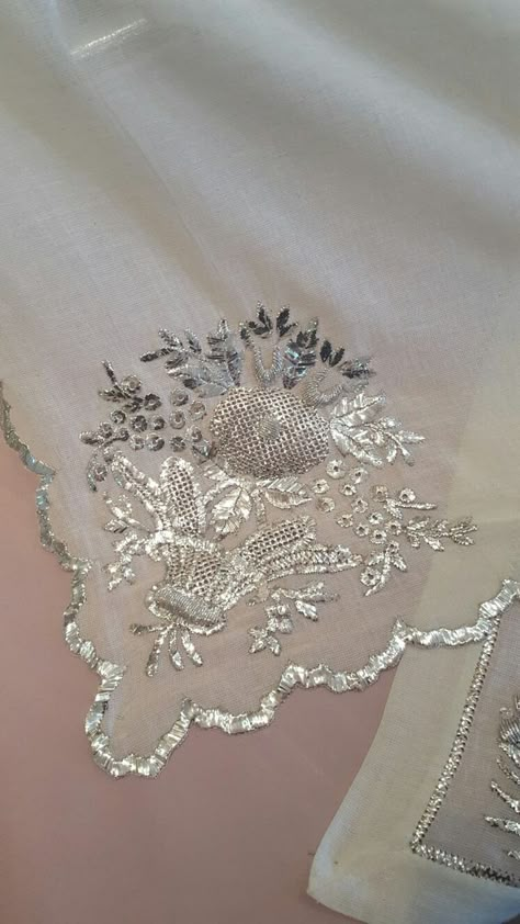 Silver Resham Embroidery Dupatta For Wedding, Intricate Embroidery On Mulmul Fabric, Traditional Silver Embroidered Fabric With Resham Embroidery, Luxury Silver Dupatta With Intricate Embroidery, Silver Dabka Embroidery, Zardozi Embroidery, Hand Embroidery Dress, Couture Embroidery, Hand Work Embroidery