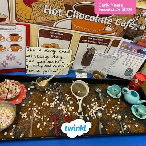 Cafe Role Play Area, Role Play Eyfs, Cafe Role Play, Role Play Areas, Roll Play, Kids Cafe, Christmas Play, Hot Coco, Fun Christmas Crafts