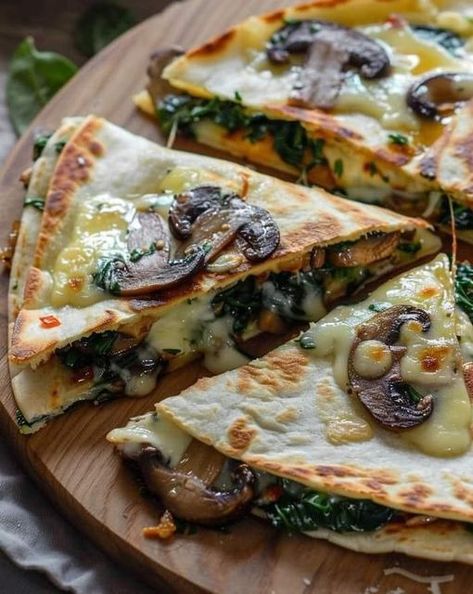 Baked Spinach Mushroom Quesadillas Mushroom Quesadilla, Mushroom Quesadillas, Nigella Lawson Recipes, Baked Spinach, Spinach And Mushroom, Spinach Mushroom, Meat Free Monday, Vegetarian Life, Points Recipes