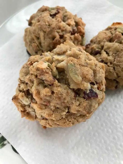 5 Grain Rolled Cereal Daybreak Cookies - Cookie Madness 7 Grain Cereal Recipes, Whole Grain Cookie Recipes, Cookies Made From Cereal, Breakfast Cereal Cookies, Whole Grain Rolled Oats Recipes, Whole Grain Breakfast Cookies, Oat Bran Cereal, Cereal Cookies, Whole Grain Cereals