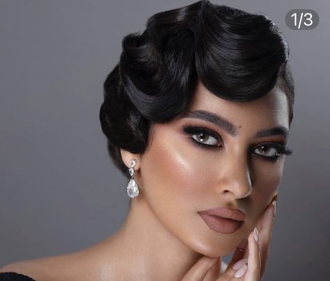 1950s Glamour Party, 1920s Hair Pieces, Harlem Nights Hairstyles Black Women, Great Gatsby Hairstyles For Black Women, 20s Hairstyles Short, Gatsby Hair Short, Old Hollywood Glam Hair Short, 1920s Short Hair, 1920s Black Hairstyles