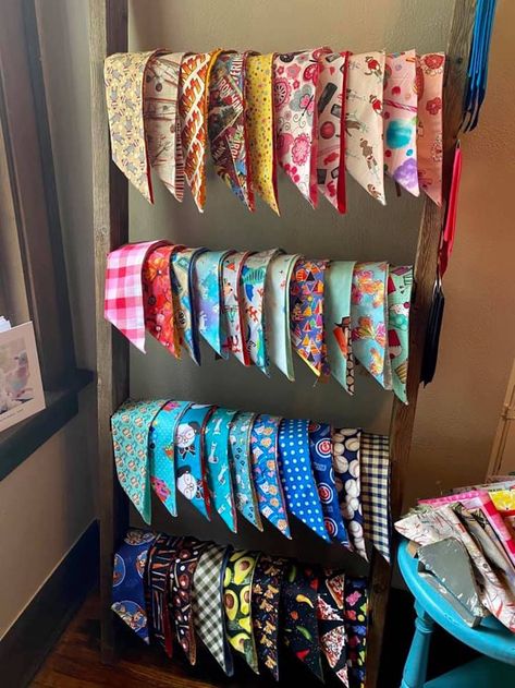 Dog Accessory Display, Dog Grooming Bandana Storage, Dog Treat Display Craft Fairs, How To Store Bandanas, Display For Dog Bandanas, Dog Display Ideas, Dog Clothes Display Ideas, Dog Collar Display Ideas, Dog Bandana Display Rack