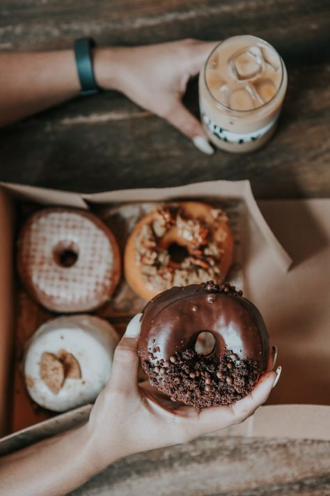 Miami’s Cult-Favorite Donut Shop is Moving Into Dallas — Get Ready for The Salty Donut’s Big Texas Expansion Dounats Photography, Donut Photography Ideas, Donuts Photography Instagram, Donut Shop Aesthetic, Donut Shop Photography, Donuts Astethic, Mochi Boba, Donut Photoshoot, Dunkin Donuts Photography