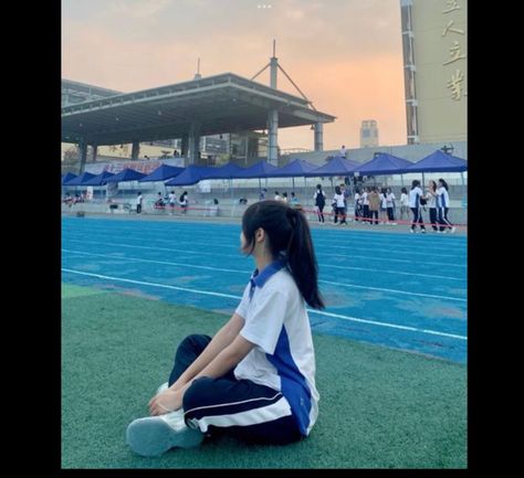 Korean High School Aesthetic, Korean Highschool Aesthetic, Korea School Aesthetic, Popular Girl Aesthetic High School, Korea High School, Korean School Aesthetic, School Sports Outfits, Korean Highschool, Chinese High School