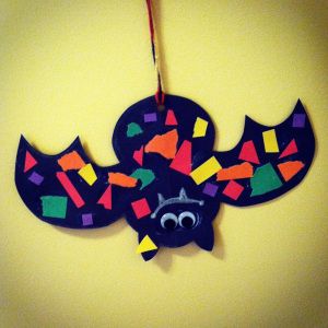 Halloween for Kids: make this colorful bat craft! Easy Diy Halloween Crafts, Toddlers Crafts, Diy Halloween Crafts, Bat Craft, Bricolage Halloween, Halloween Infantil, Halloween Crafts Preschool, Crafts For Toddlers, Halloween Crafts For Toddlers