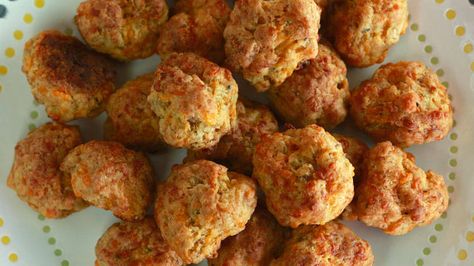 Trisha Yearwood's 3 Guaranteed-to-Please Appetizers Trish Yearwood Recipes, Hors Dourves, Tricia Yearwood Recipes, Cheddar Meatballs, Southern Party, Cheese Meatballs, Sausage Ball, Biscuit Bites, Sausage Bites