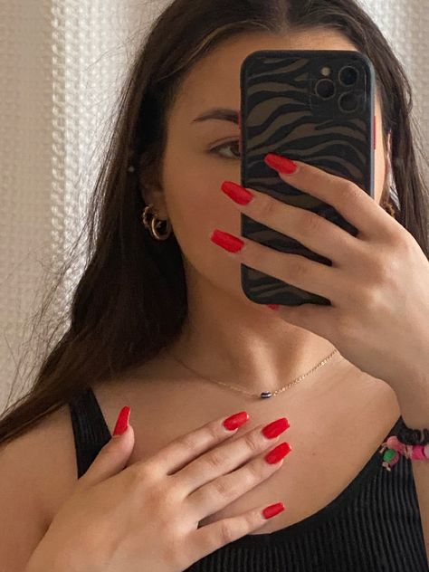 Mirror selfie | red nails | coffin nails | gel nails | aesthetic | dip nails #fashion #aesthetic #rednails #coffinnails Nail Mirror Selfie, Aesthetic Dip Nails, Gel Nails Aesthetic, Red Nails Coffin, Nail Mirror, Nails Gel Nails, Selfie Mirror, Dip Nails, Nails Aesthetic