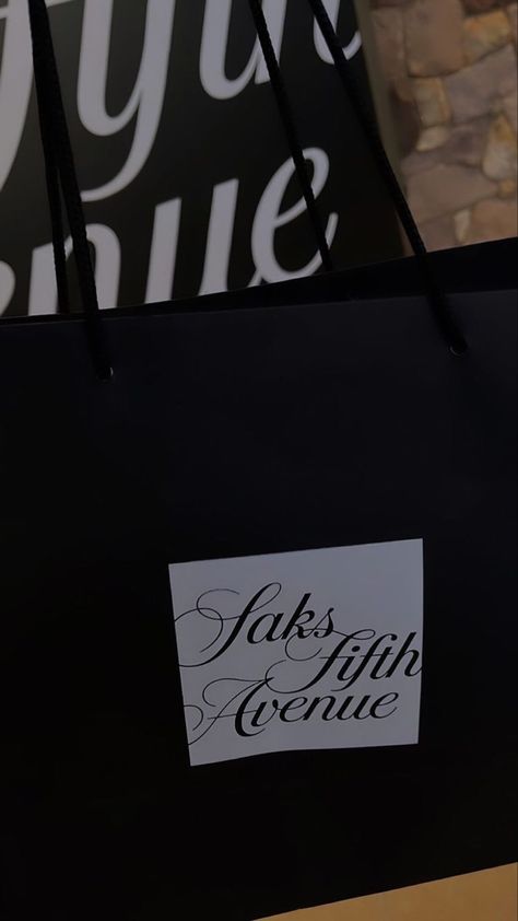 Saks Fifth Avenue Aesthetic, Fifth Avenue Aesthetic, Random Dump, Luxury Birthday, Mood Instagram, Girl Fits, Streetwear Fashion Women, Beach Poses, Dream Shoes