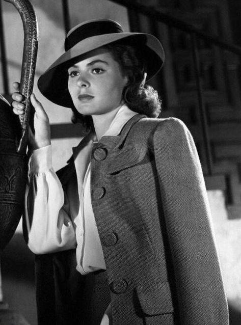 Casablanca Movie, Best Clothing Brands, Old Hollywood Actresses, Doris Day, Black And White Movie, Ingrid Bergman, Vintage Film, Golden Age Of Hollywood, Best Actress