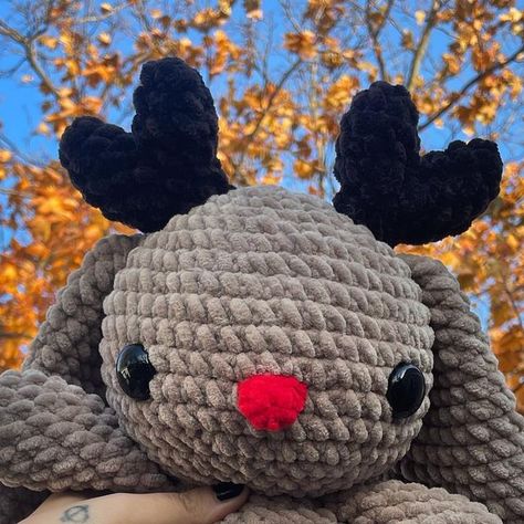 Katie Zavitz on Instagram: "Reindeer Bunny🦌❤️ Available for my next shop restock on November 18th at 12pm EST✨ Pattern by @cosycrochetbytasha #reindeer #deer #bunny #rabbit #holidays #christmas #winter #cute #kawaii #handmade #art #artist #fiberart #crochet #crochetersofinstagram #crochetamigurumi #amigurumi #plushies #smallbusiness #smallbiz" Amigurumi Plushies, Holidays Christmas, Christmas Winter, Cute Kawaii, Bunny Rabbit, Handmade Art, Crochet Amigurumi, Fiber Art, Art Artist