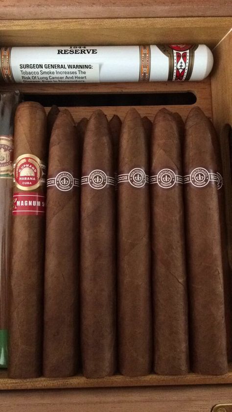 Humidor stocked with Cubans. Montecristo #2 and H.Upmann #humidor #cubans #cigars H. Upmann Cigars, Nub Cigars, Manly Aesthetic, Whisky Room, Montecristo Cigars, Cuban Cigars, Pipes And Cigars, Cigars And Whiskey, Humidor