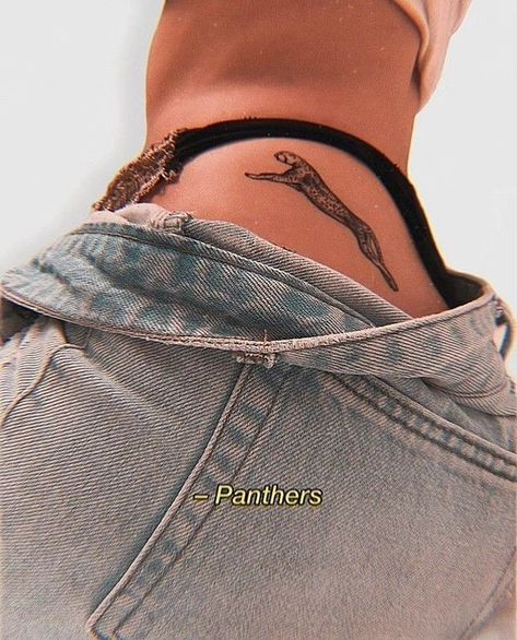 Cheetah Hip Tattoos Women, Small Black Panther Tattoo, Tattoo Ideas Panther, Panther Tattoo Minimalist, Panther Tattoo Back, Simple Panther Tattoo, Panther Tattoo Fine Line, Panther Hip Tattoo, Bagheera Tattoo