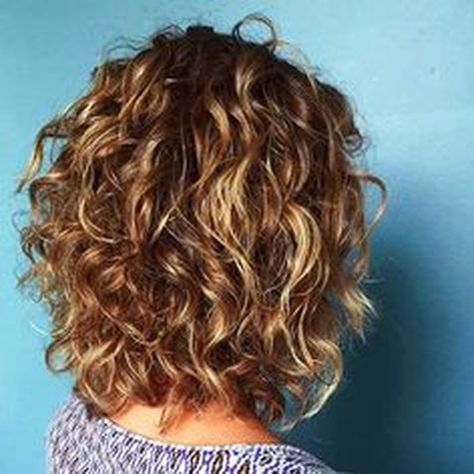 Corto Kort Bob, Layered Curly Hair, Haircuts For Curly Hair, Hair Styles 2017, Curly Bob Hairstyles, Penteado Cabelo Curto, Short Hair With Layers, Curly Hair Cuts, Medium Hair Cuts