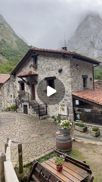 | Viajeras 🏳️‍🌈 on Instagram: "👇🏼👇🏼👇🏼👇🏼 📍BULNES, ASTURIAS 🌸🌸INFORMACIÓN🌸🌸 👉🏼 Somos amantes de los pueblos bonitos, de los pueblos que te basta verlos una vez para quedarte completamente enamorada, Bulnes es uno de ellos. Una parroquia del concejo asturiano de Cabrales, en España, en pleno Macizo Central de los Picos de Europa, que parece sacada de un cuento de hadas. Sus preciosas casas de piedra que se disponen formando pequeñas callejuelas empedradas, te invitan a pasear y a perderte por la zona, un lugar de ensueño. 👉🏼 Bulnes se podría considerar uno de los pueblos más remotos de España, ya que para acceder a él no se puede ir ni en coche, ni en moto, ni siquiera en bici. Una increíble ruta desde Poncebos a pie (+/- 2 horas) o un funicular te llevarán hasta él. El fun Media, On Instagram