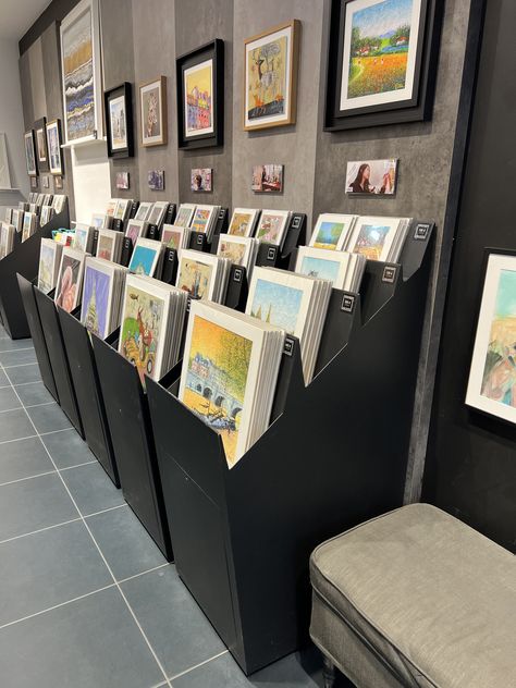 Art Gallery Ideas, Vinyl Record Shop, Art Studio Space, Library Bookshelves, Frame Store, Pop Up Art, Print Display, Picture Frame Shop, Record Shop