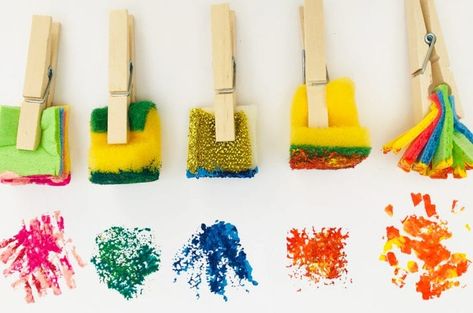 Sponge Crafts, Fun Kids Crafts, Diy Sponges, Sponge Paint Brush, Sponge Paint, Sponge Painting, Feather Crafts, Toddler Art, Fun Crafts For Kids