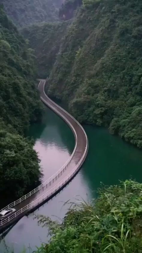 Pontoon Bridge in the Hubei Province of China Amazing Places On Earth, Winding Road, Beautiful Places Nature, Nature Gif, Beautiful Photos Of Nature, A Bridge, Vacation Places, Incredible Places, Beautiful Places To Travel