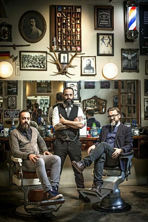 Manscaping Pictures, Barber Shop Interior, Barbershop Design, Vintage Barber, Barber Shop Decor, Barber Life, Beard No Mustache, Salon Decor, Old School Tattoo