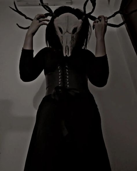 Wendigo Costume Female, Wendigo Outfit, Female Wendigo, Wendigo Costume, Cult Leader, Creepy Costumes, Halloween 2024, Costumes For Women, Costume Ideas