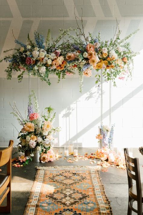 54 Beautiful Wedding Floral Arches To Get Inspired - Weddingomania Beach Backdrop Wedding, Ombre Floral Installation, Wedding Altar Backdrop, Pastel Wedding Arch, Candles On The Floor, Floral Wedding Arches, Blooming Branches, Floral Arch Wedding, Floral Arches